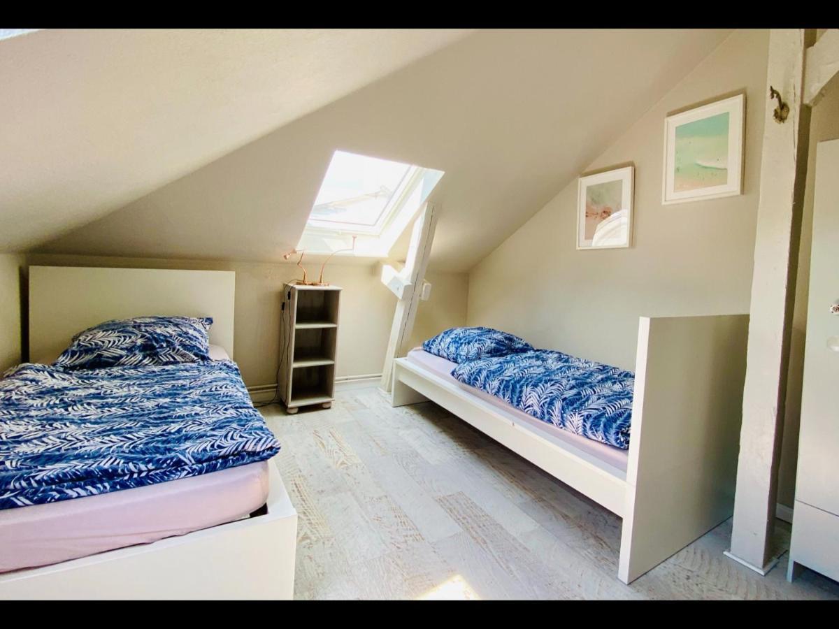 Ankerplatz Neumuenster, Parkplatz Apartment ภายนอก รูปภาพ