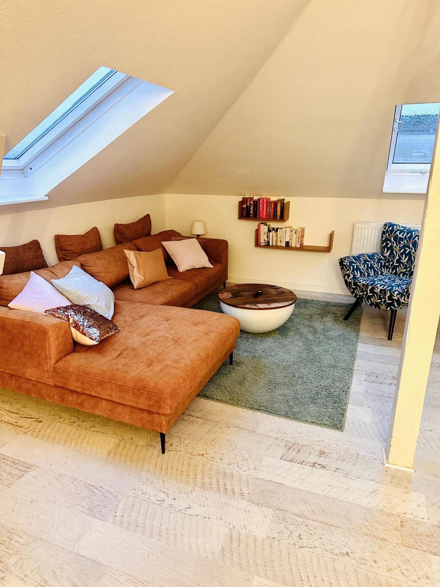 Ankerplatz Neumuenster, Parkplatz Apartment ภายนอก รูปภาพ